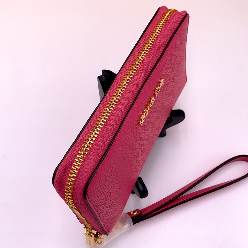 Michael Kors Large Flat  Multifunctional Phone Case Electric Pink color - Picture 3 of 11